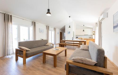 Grubine House | Pet Friendly Home In Grubine