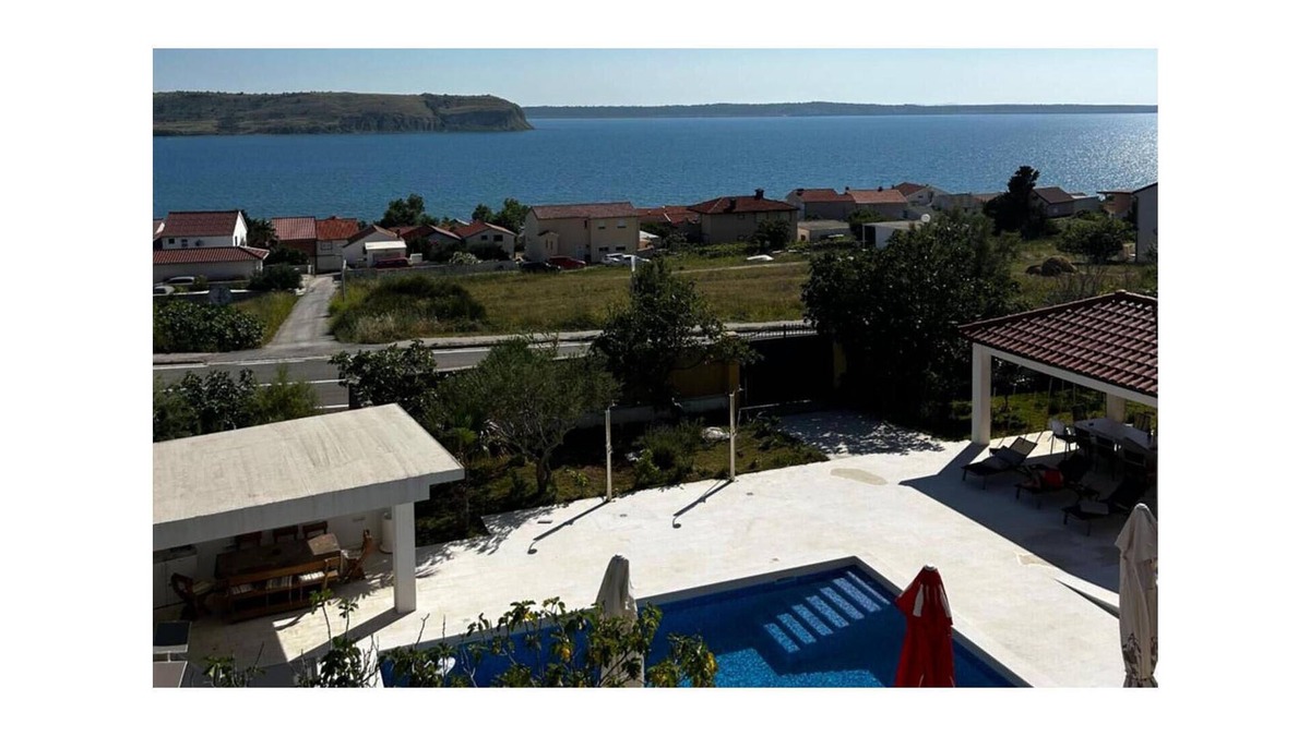 Rtina House | Pet friendly home in Razanac