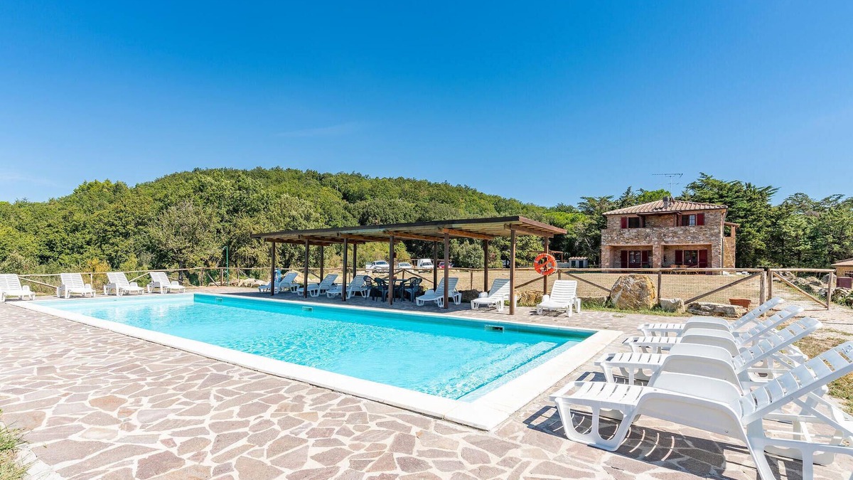Sassetta House | Pet friendly home in Sassetta with WiFi