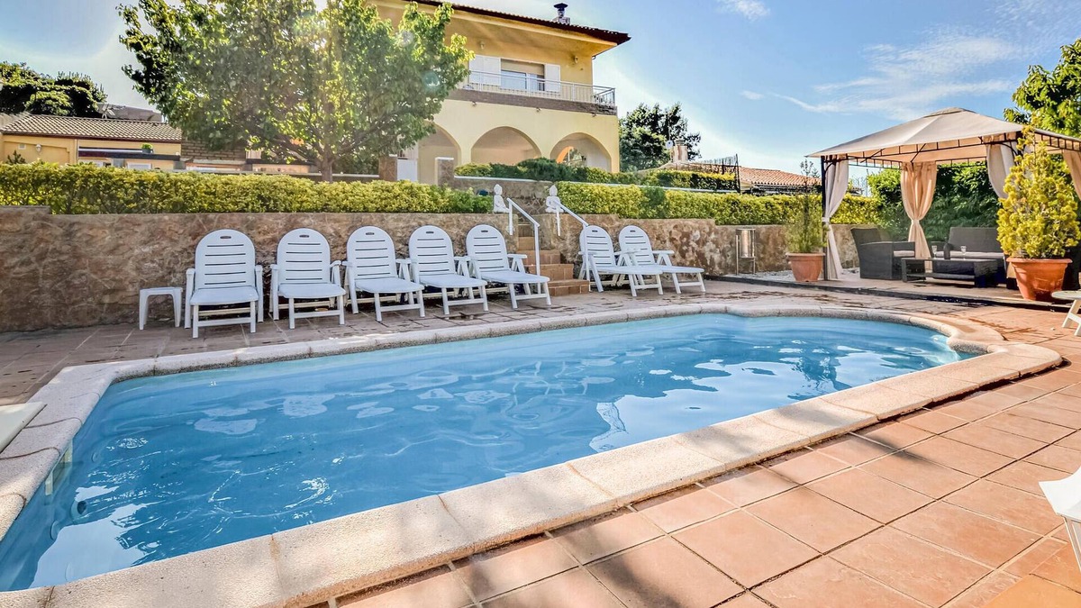Mont Barbat House | Pet friendly home in Vidreres