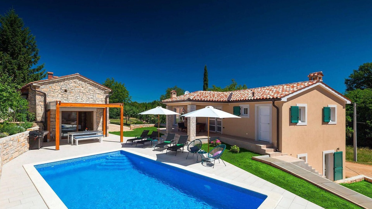 Katun Lindarski House | Pet friendly home in Zminj with sauna