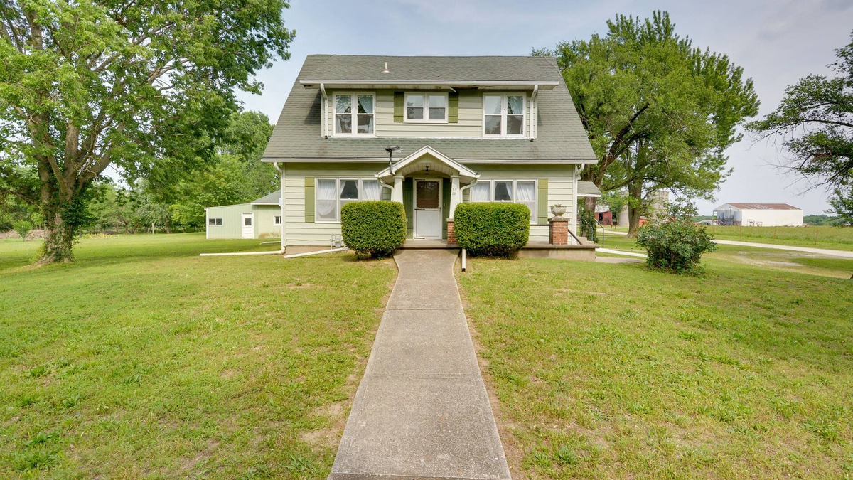 Sheldon House | Pet-Friendly Home: Patio & Yard in Sheldon