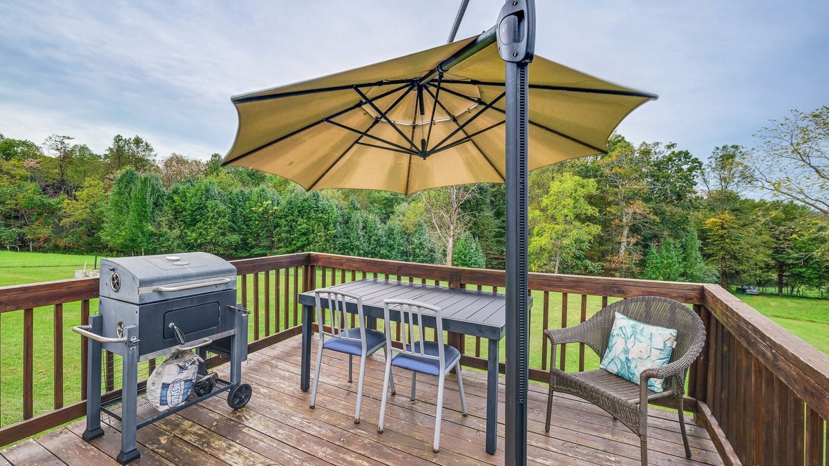 Redwood House | Pet-Friendly Home w/Fire Pit in Glade Hill!