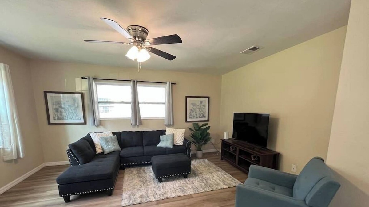 Gainesville House | Pet Friendly Homey 3bed 1 bath