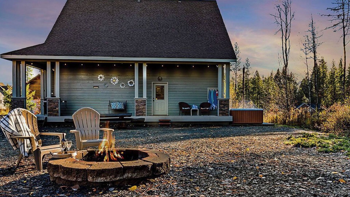 Ronald House | Pet Friendly, Hot Tub, EV Charger & Skiing/Snowmobile trails near by!