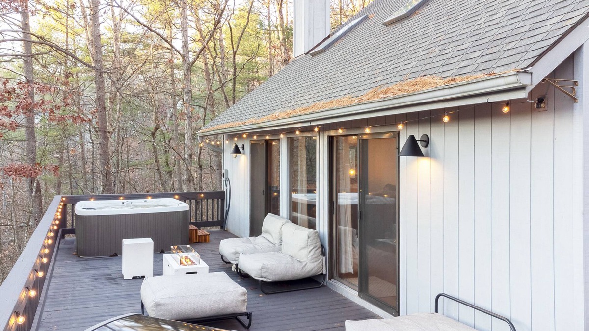 Basye Cabin | Pet Friendly, Hot Tub, Grill, Fire Pit, Bryce Resort, Golfing, Hiking