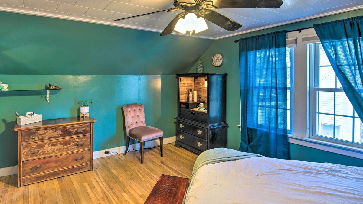 Keene House | Pet Friendly, Immaculate, updated, walkable to all Main St. & local parks!