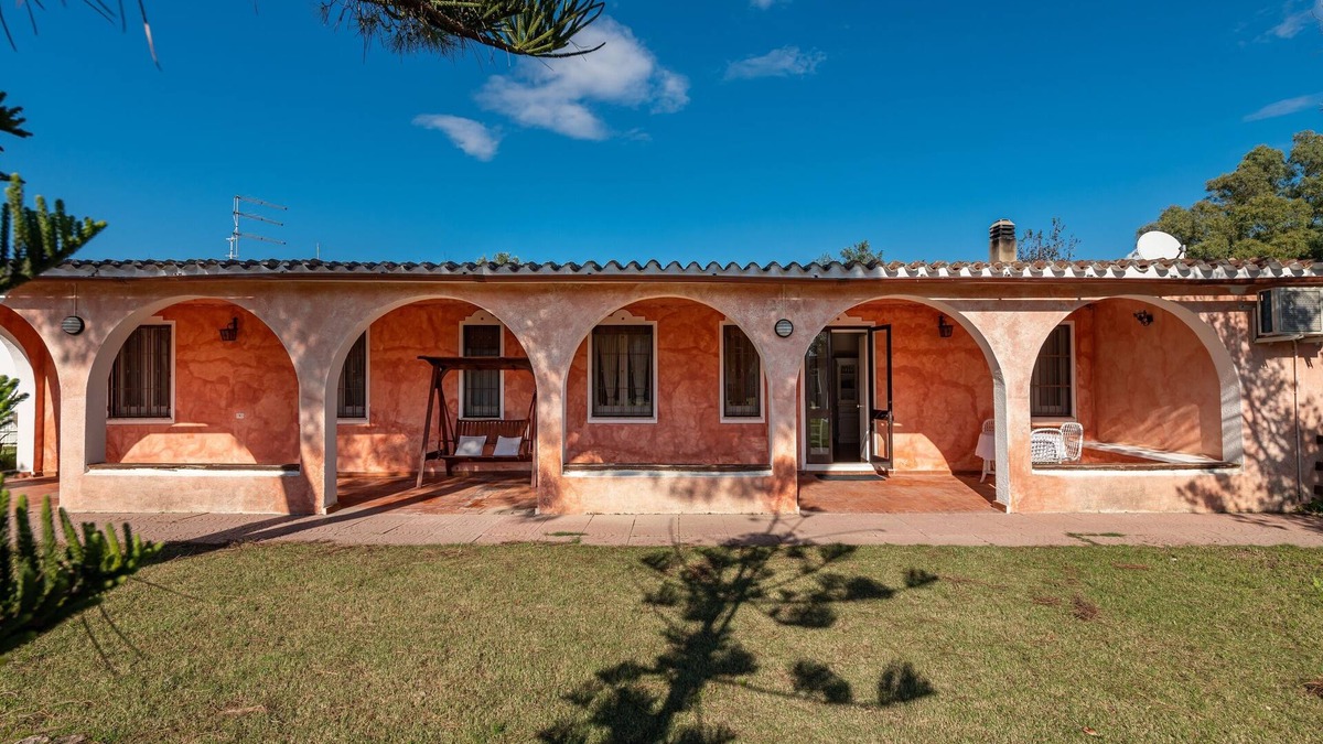 Quartu Sant'Elena House | Pet-Friendly Villa Serra on the Seaside with Private Tennis Court