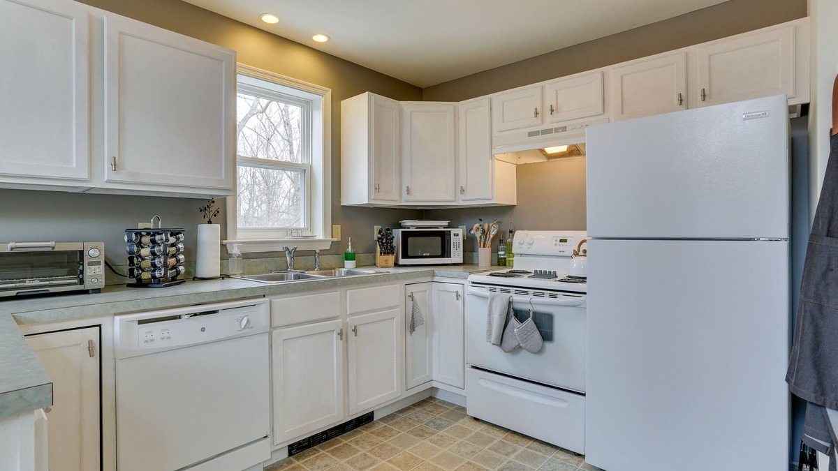 Rowland House | Pet-Friendly Lackawaxen Home w/Gas Grill!