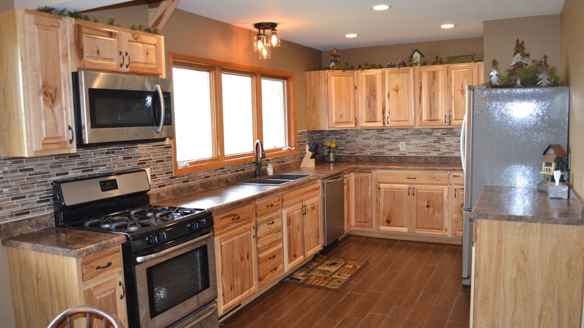 Chippewa Falls Cabin | Pet Friendly ~ Lakefront Getaway