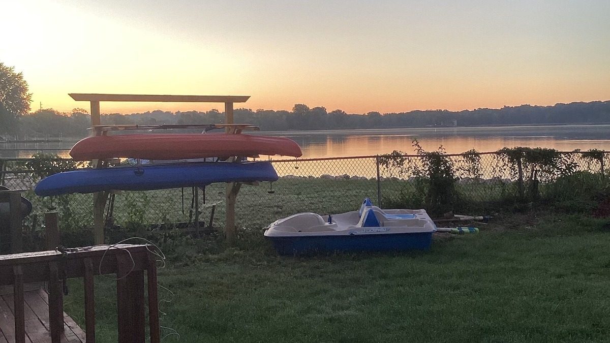 Norton Shores House | Pet Friendly Lakefront Beach Cottage