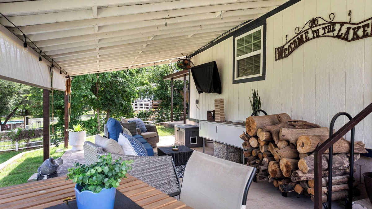 Granbury House | Pet-Friendly Lakefront Retreat w/Boat Access!