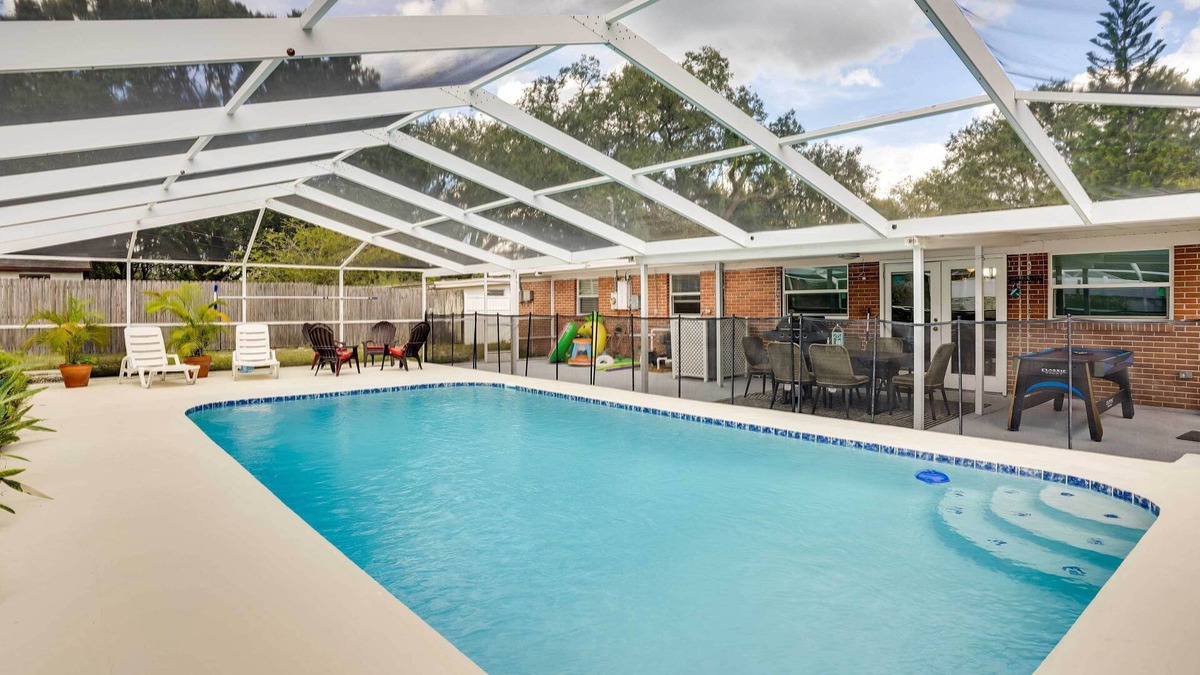 Lake Somerset House | Pet-Friendly Lakeland Escape w/Private Pool!
