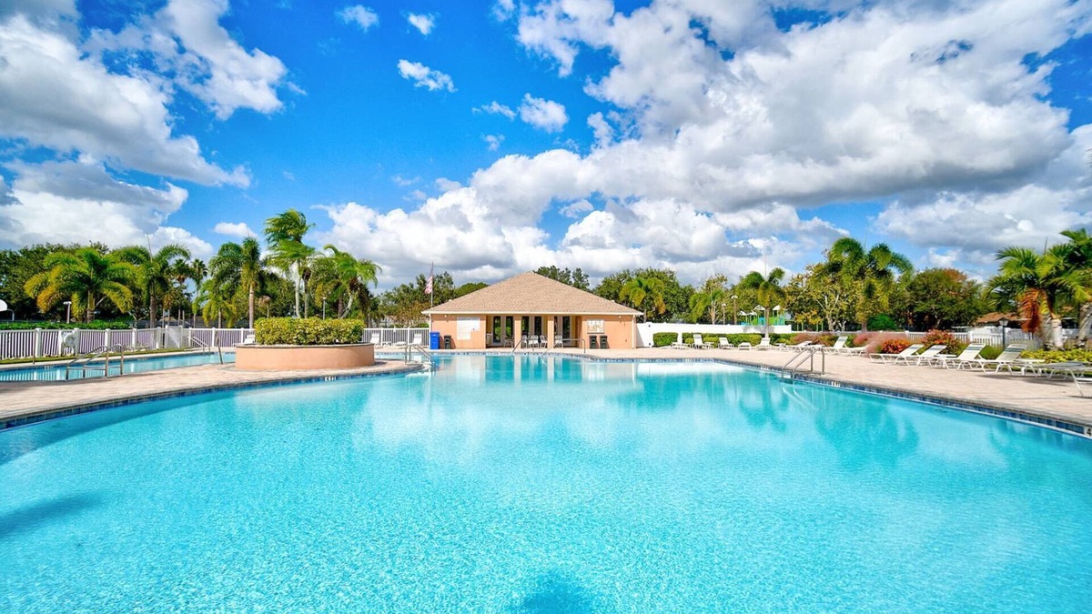Sabal Harbour House | Pet-Friendly Lakeside Stay! Heated Pool, BBQ, Tennis, Outdoor Dining, Near Bradenton and Beaches