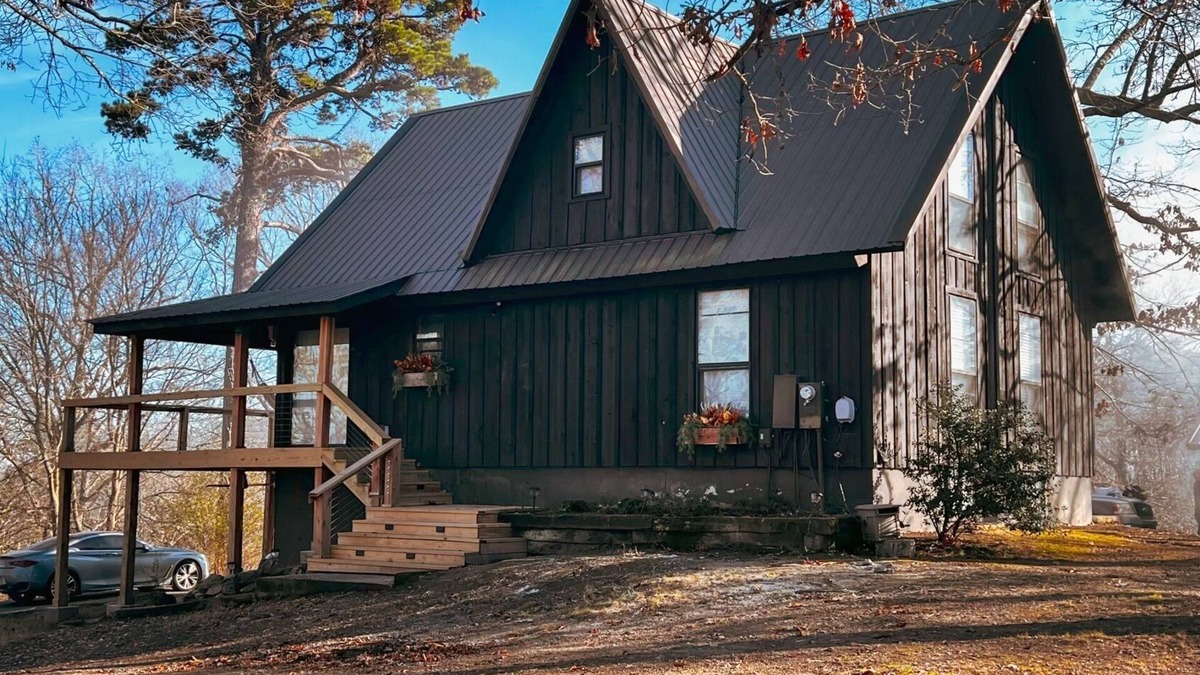 Ferndale Cabin | Pet friendly, large family A frame lodge on 3 secluded acres minutes to I430