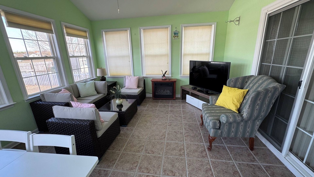 Lewes House | Pet Friendly Lewes Retreat 11 min from beach