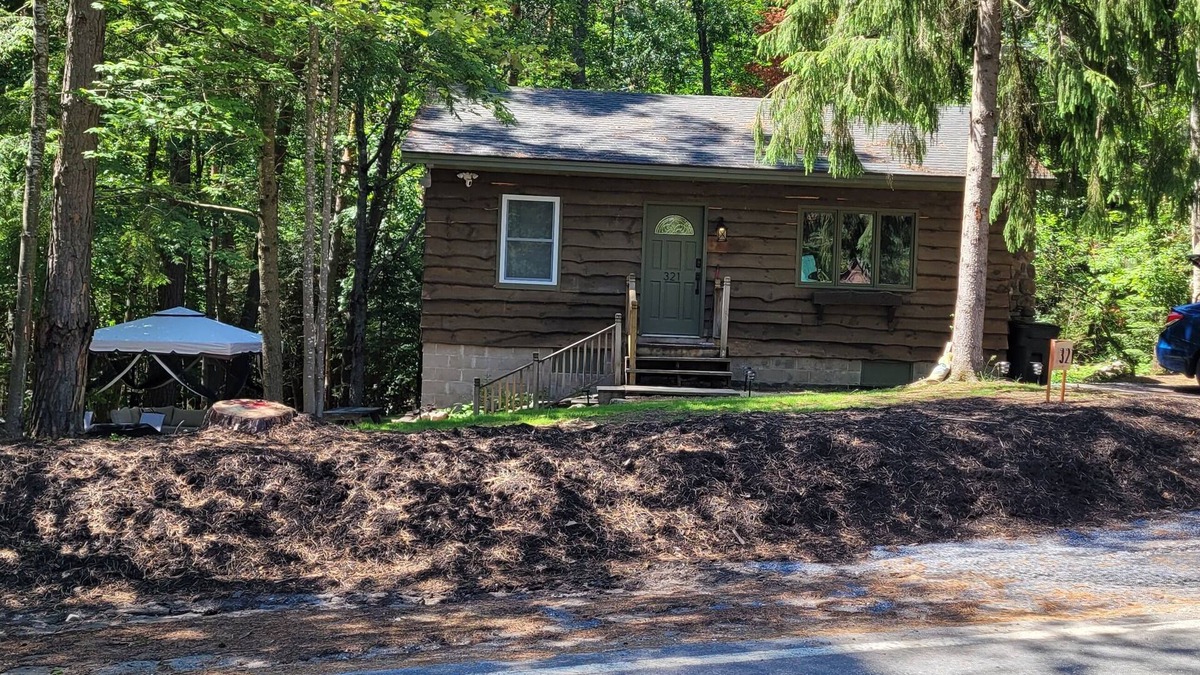 Ray Brook House | PET FRIENDLY -LOCATED BETWEEN LAKE PLACID AND SARANAC LAKE WITH PONTOON RENTALS