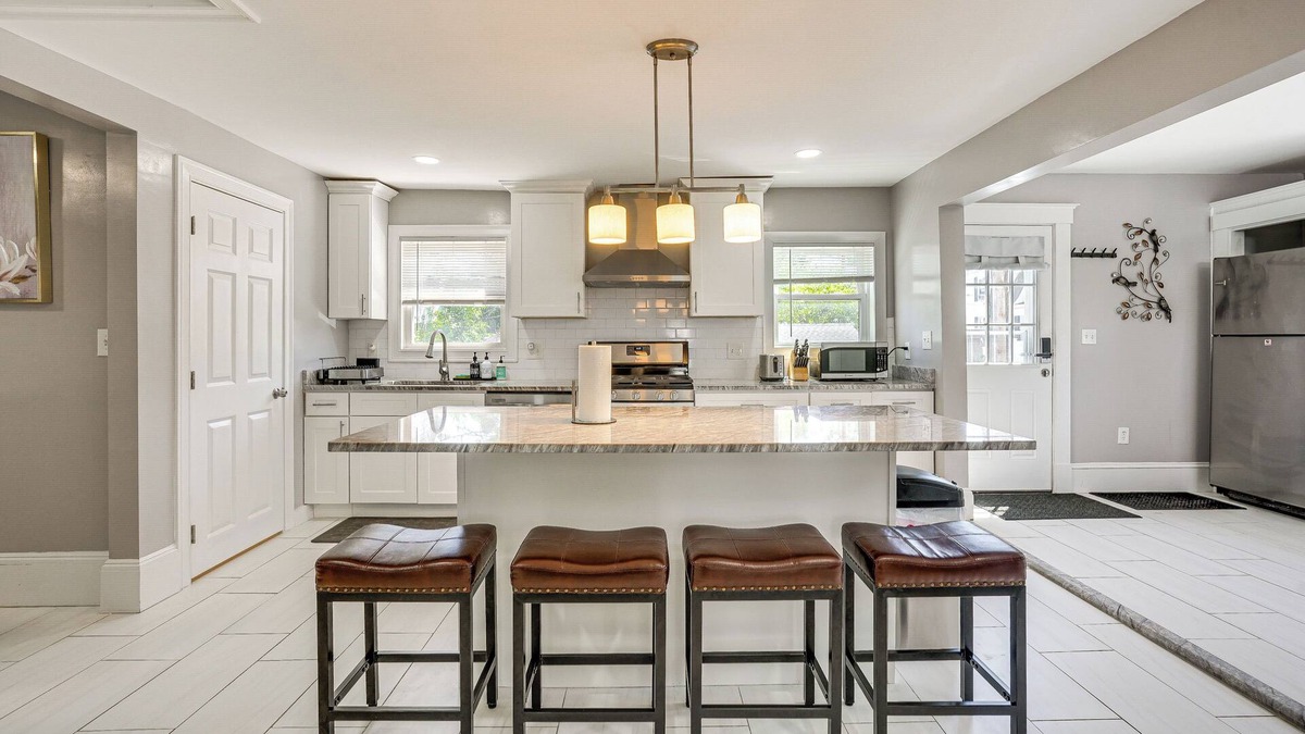 Lynn House | Pet-Friendly Lynn Home w/Patio - 3 Mi to Beach!