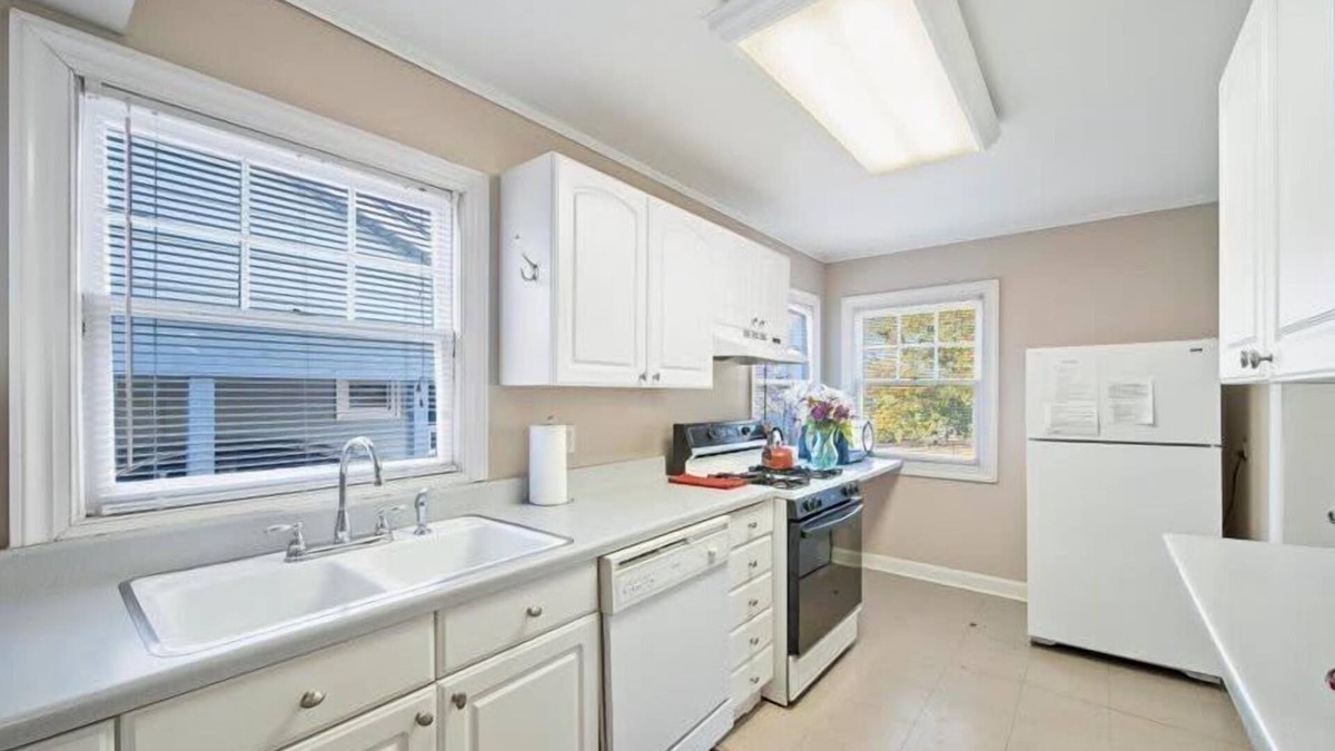 Cherry Street House | "Pet-Friendly Midtown Tulsa Retreat - Near Expo