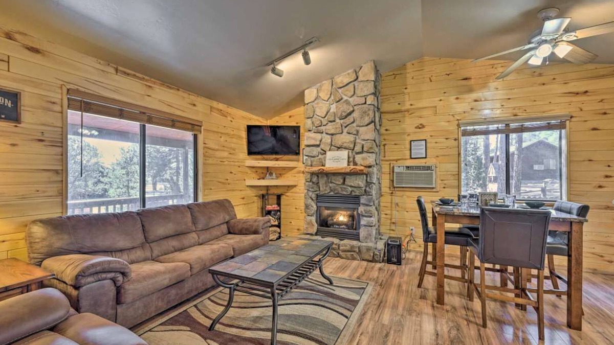 Heber Cabin | Pet friendly, Mountain Gem, with a Spa!