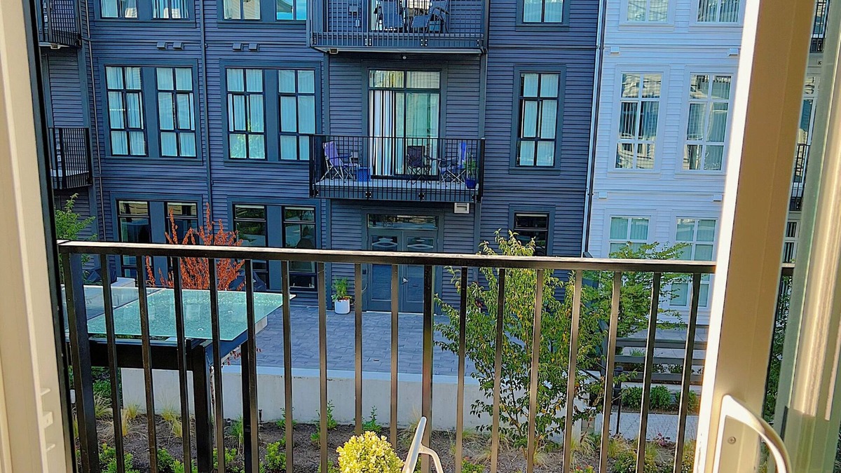 Surrey Apartment | Pet friendly ! New 2 bedroom Condo at Surrey Central VAN