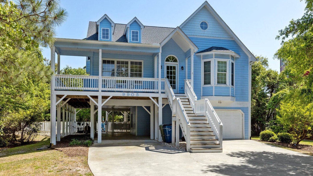 Emerald Isle House | Pet Friendly, Oceanside Interior Home Private Pool, Golf Cart, and Easy Access.