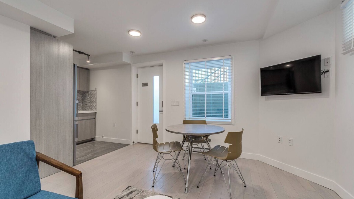West End Apartment | Pet Friendly One Bedroom@1429 Haro