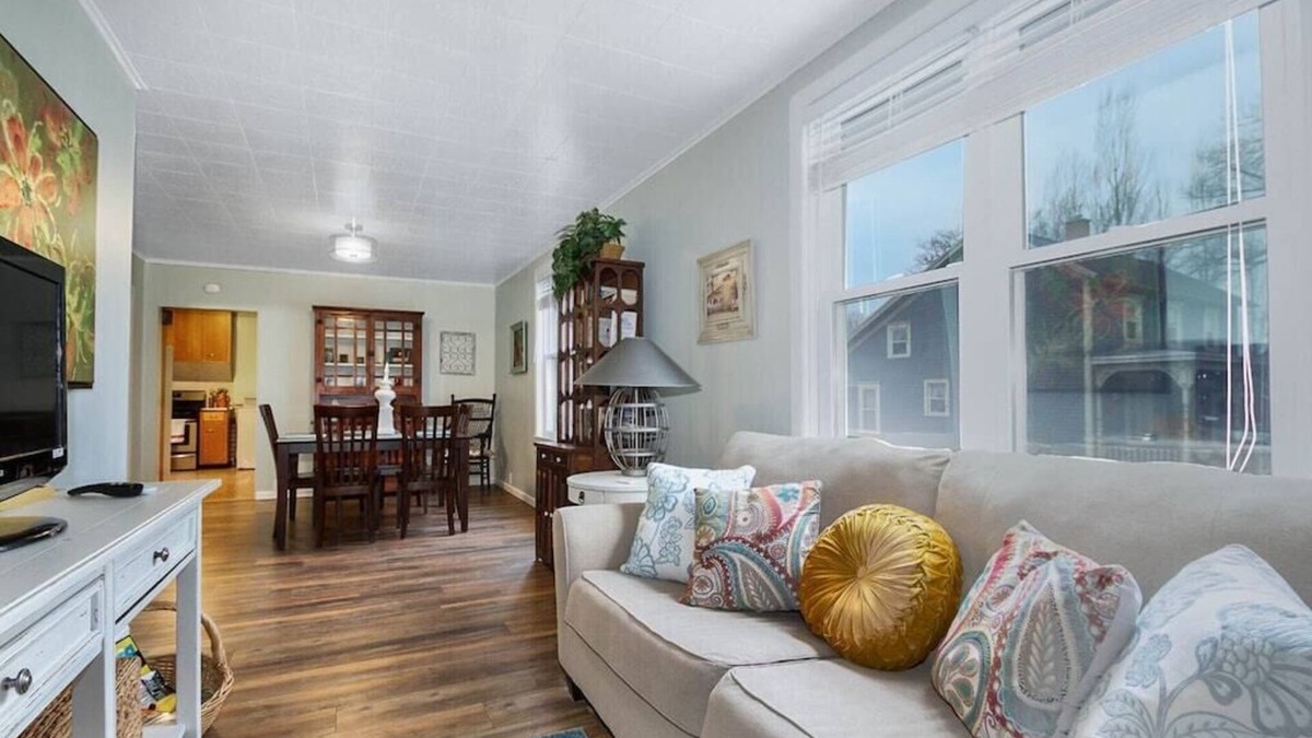 Manistee House | Pet friendly one bedroom home close to everything!