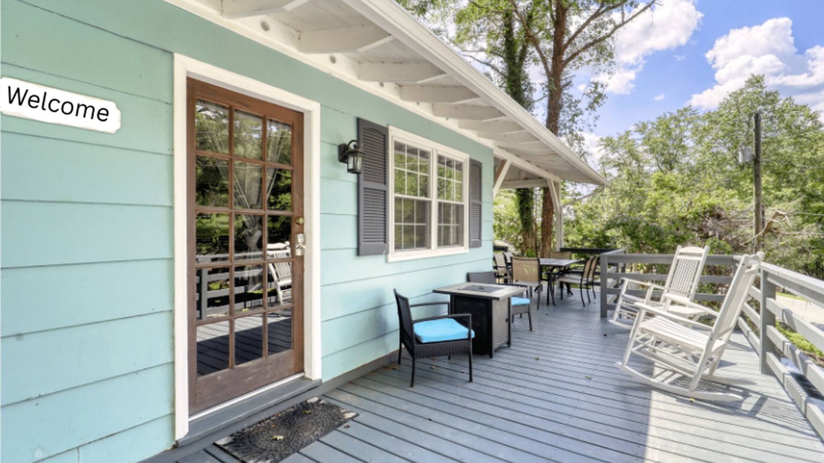 Boone House | Pet Friendly One Level 5-Bed/2-Bath Home with a Hot Tub, Deck/Fire Pits in Boone
