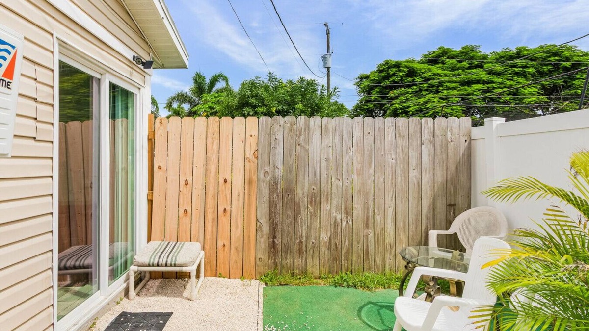 Fort Myers Apartment | Pet-Friendly Outdoor Space + Parking
