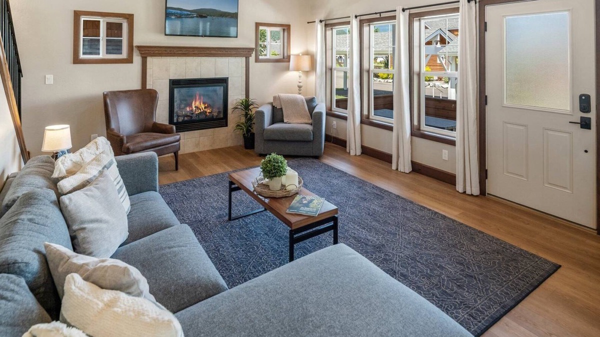 Dover Bay House | Pet Friendly 'Pearl of Pend Oreille'