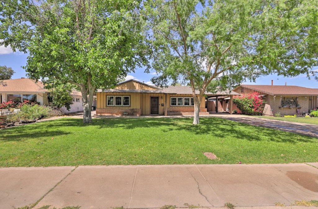 Encanto House | Pet-Friendly Phoenix Home with Private Pool and Yard!