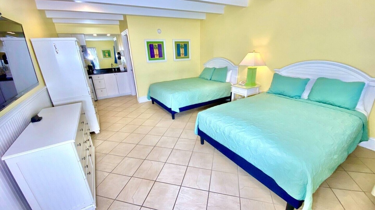 Atlantic Beach Hotel | Pet-friendly - Pool - 3 Blocks to Beach! Unit 304