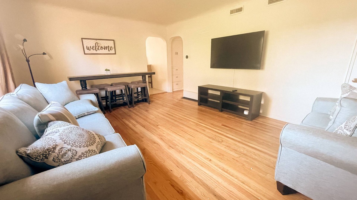Highland Business House | Pet Friendly! Private Casita in Nob Hill