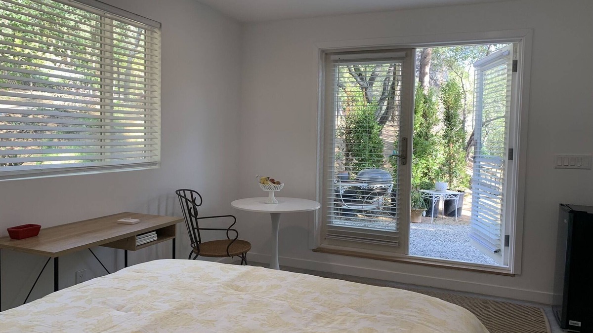 Altadena Cottage | Pet Friendly Private Cozy Casita on 2 acre Property