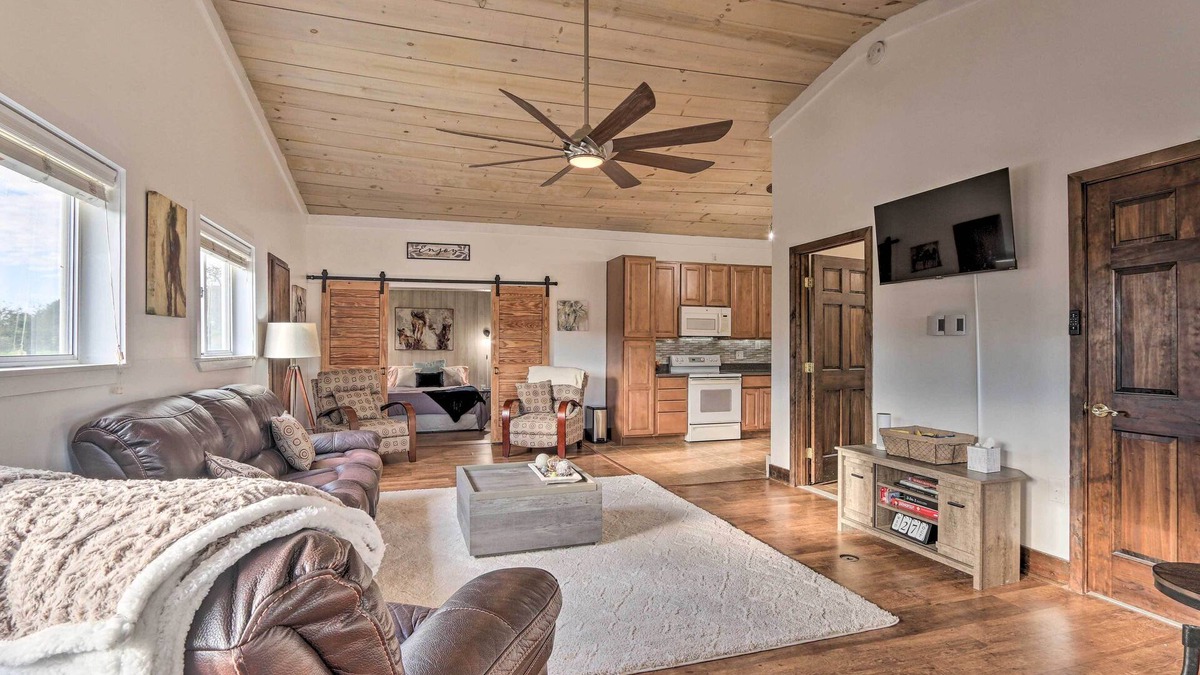 Ladiesburg House | Pet-Friendly Retreat on a Horse Breeding Farm!