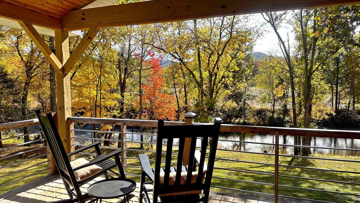 Canton House | Pet-Friendly Riverfront Retreat w/Hot Tub, Pool Table + Biltmore Pass