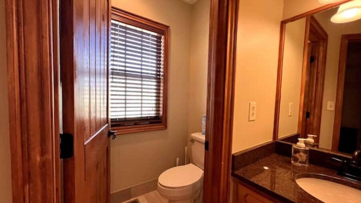 Tigerville Cabin | Pet Friendly Riverside Private Cabin