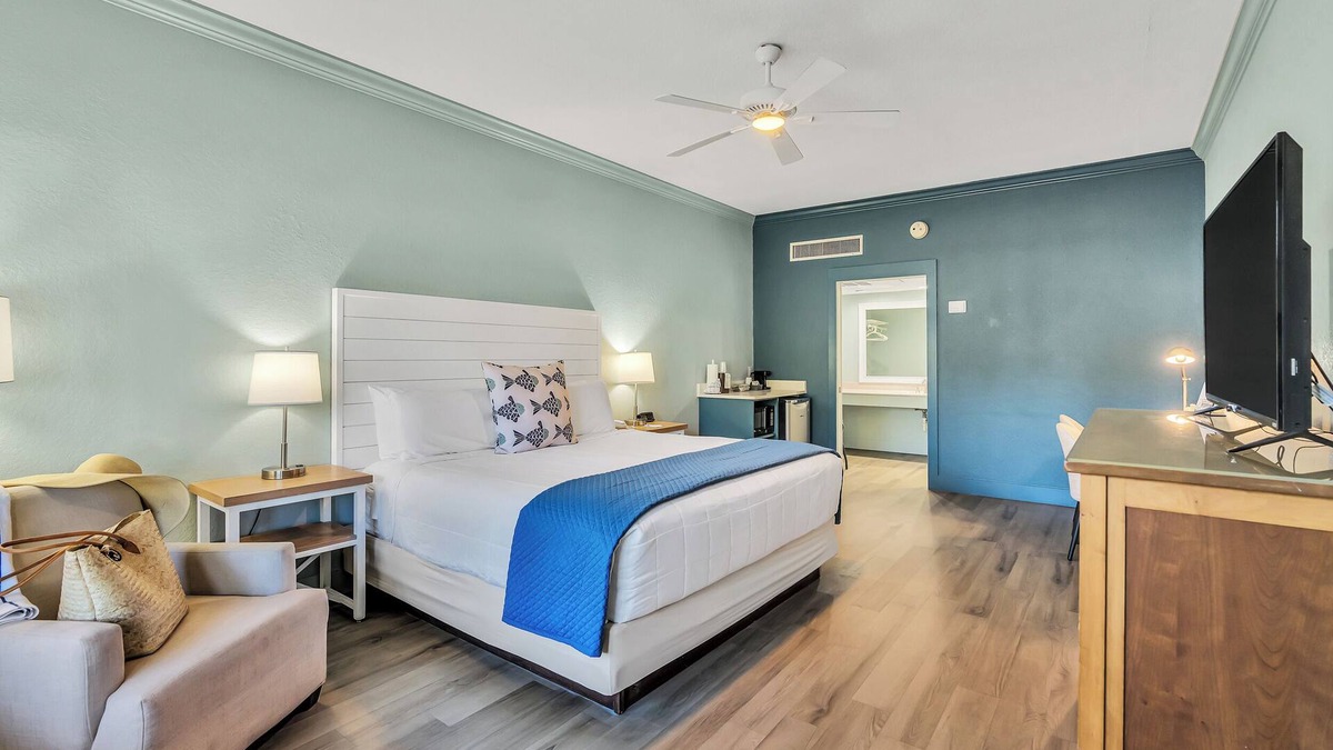 Crystal Beach Hotel | Pet Friendly Room Available at Hotel Just Steps from the Beach!*