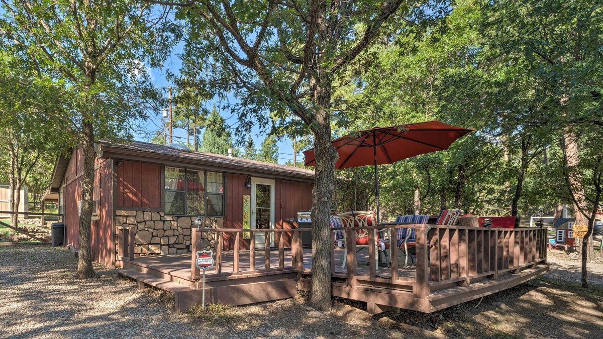Ruidoso Cabin | Pet-Friendly Ruidoso Cabin w/Hot Tub & Fire Pit