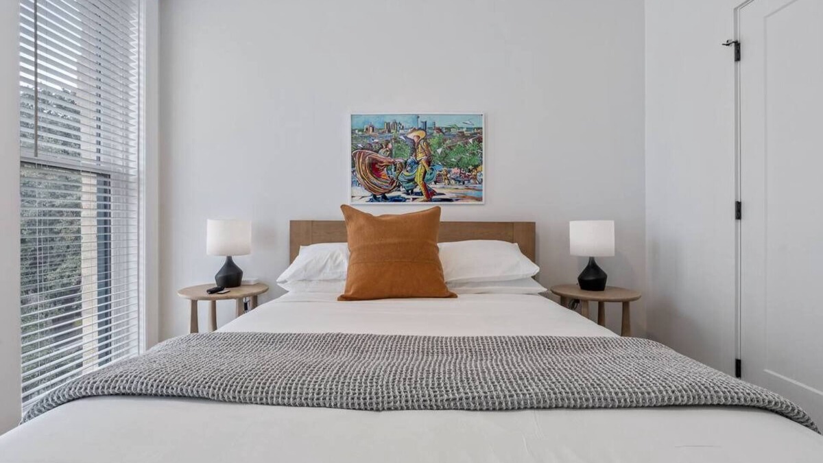 Main - Military Plaza Hotel | Pet-Friendly Sanctuary Near Downtown—Perfect for Family Adventures