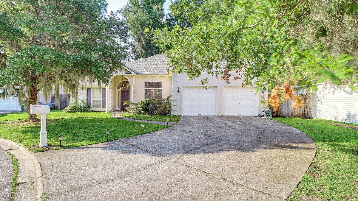 Savannah House | Pet-Friendly Savannah Home w/Cozy Fireplace!
