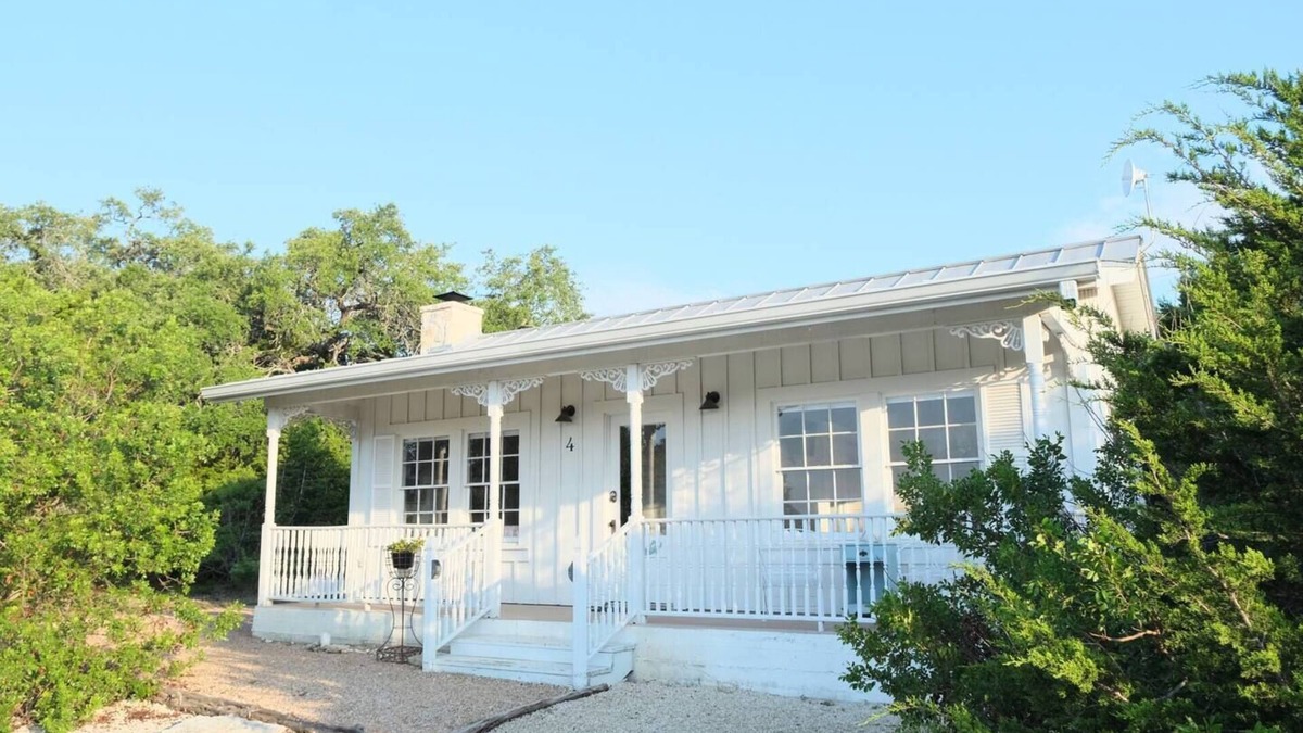 Canyon Lake Cottage | Pet-Friendly Secluded 1B/1B on 100+ Acre Ranch