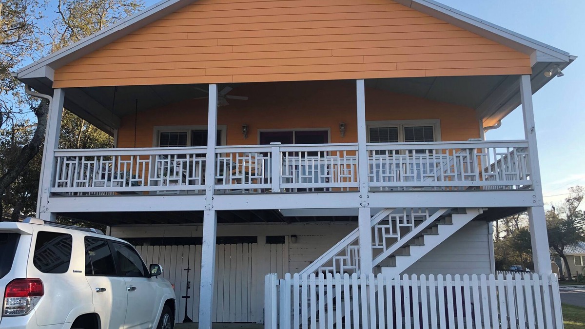 Carolina Beach House | Pet friendly single family 3BR/2BA home with private pool and hot tub!