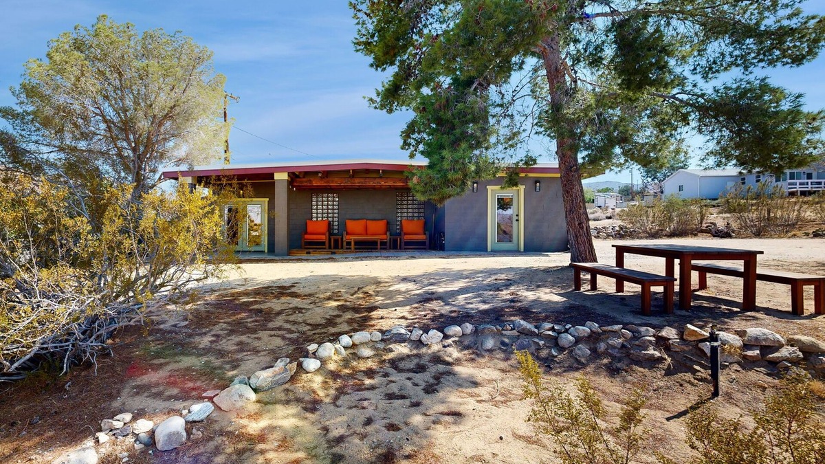 Joshua Tree Cabin | Pet-Friendly, Spacious & Centrally Located