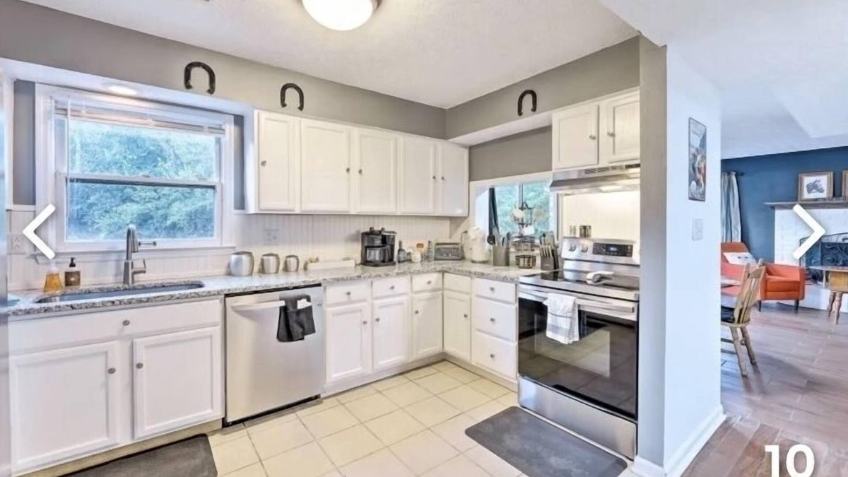 Lexington House | Pet friendly, spacious home in heart of Lexington n