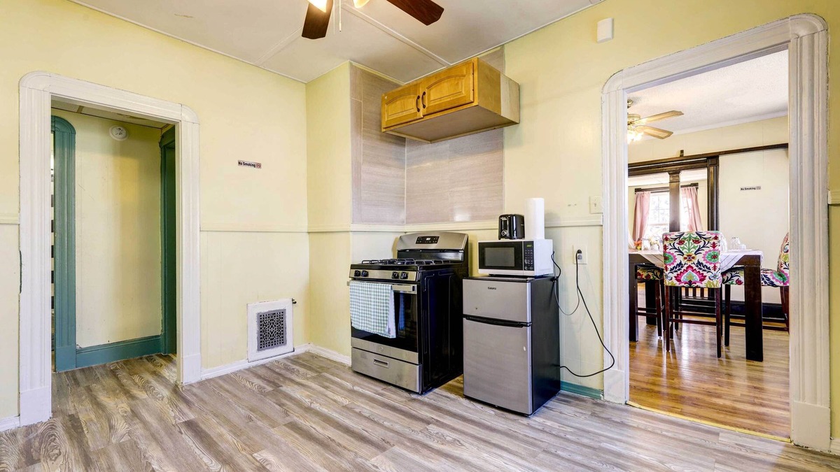 Springfield Apartment | Pet-Friendly Springfield Vacation Rental!