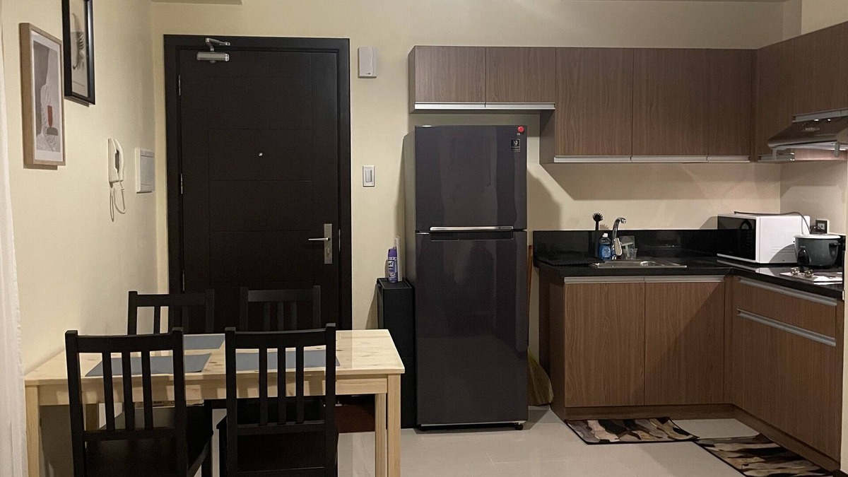 Pasay Apartment | Pet Friendly Staycation at The Radiance Manila Bay