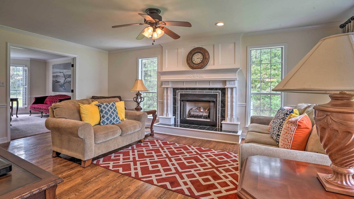Huger House | Pet-Friendly Suburban Escape w/Deck & Grill!