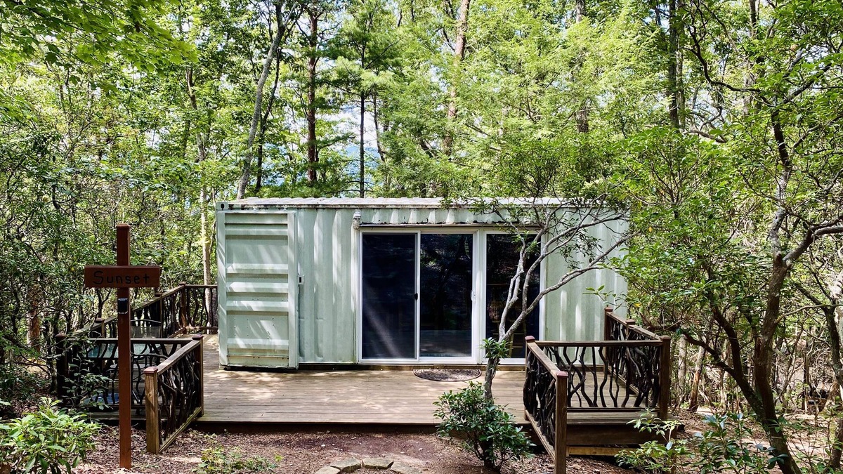 Dahlonega Cabin | Pet-friendly Sunset Eco Container Cabin 10 minutes from Downtown Dahlonega